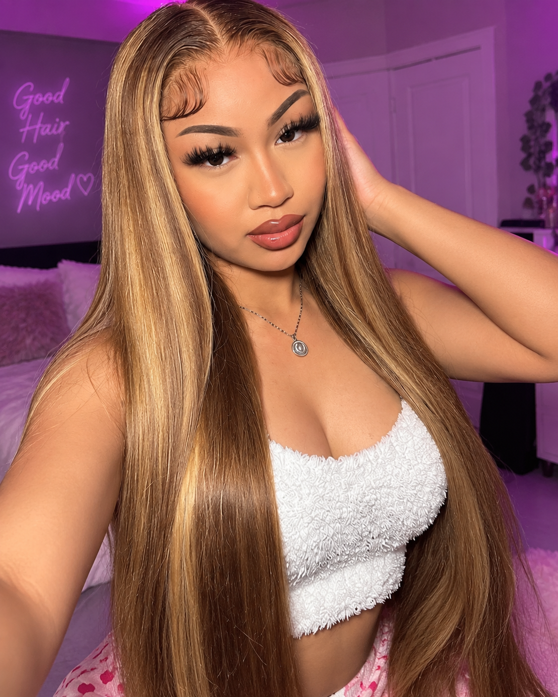 Honey Blonde Lace Front Wig – 18 Inch Straight Highlight Human Hair with 180 Density, Ombre Color, Pre-Plucked Hairline and Transparent Lace